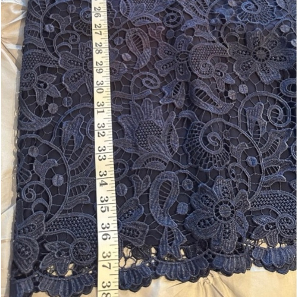 Lace dress - Picture 6 of 6